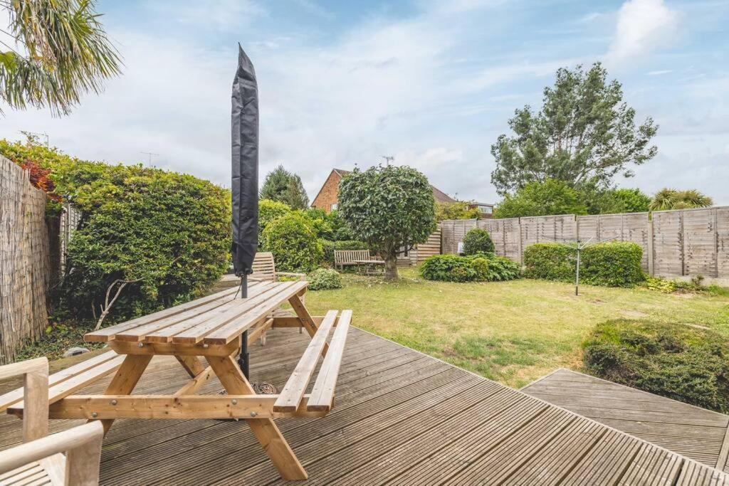 3-Bed Family Home With Parking & Large Garden Windsor Exterior photo